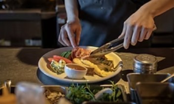 正社員 料理長 キッチンスタッフ 店舗の求人情報イメージ2