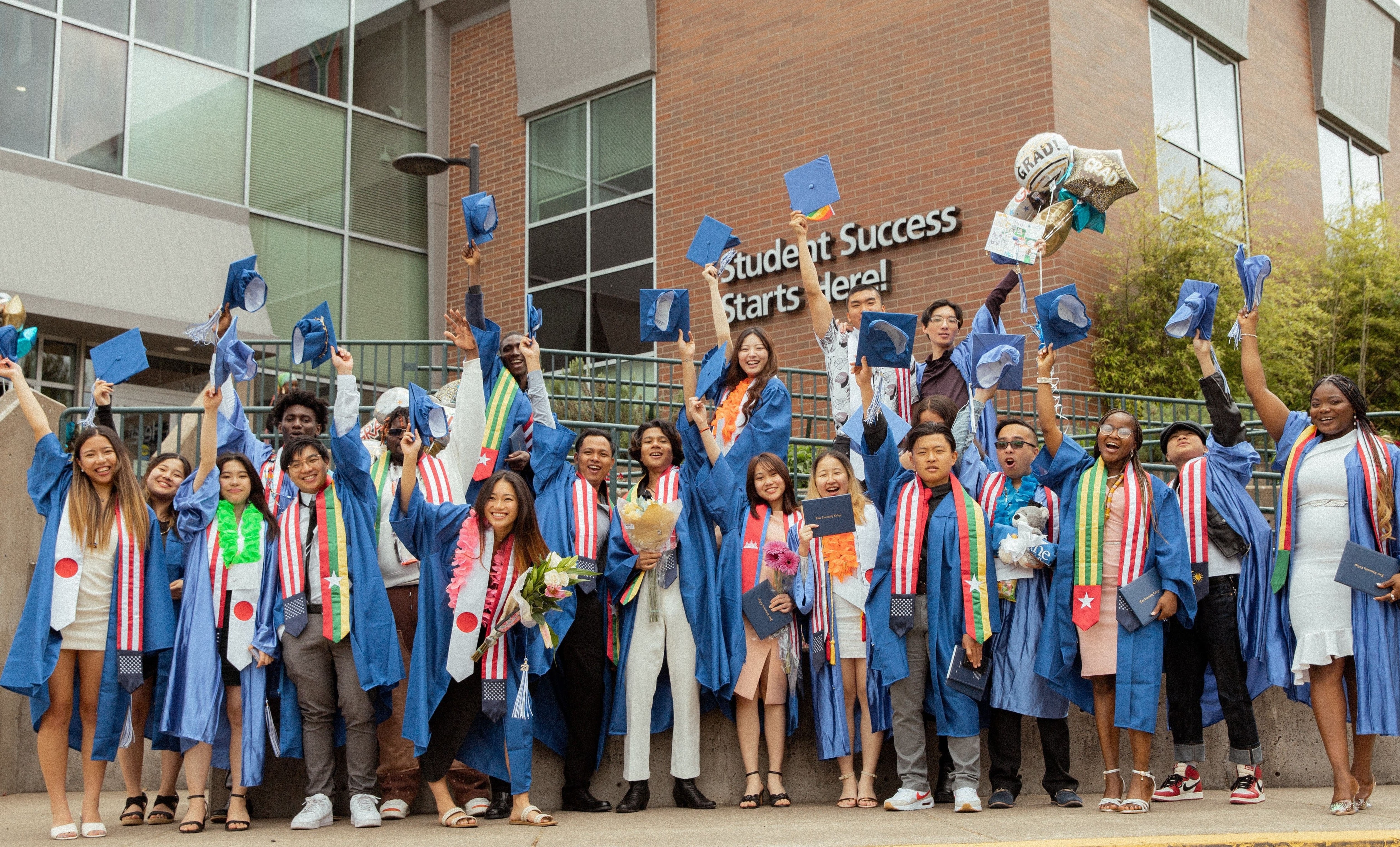 正社員 留学カウンセラー 法人営業 ブランディング・広報PR オフィス求人イメージ