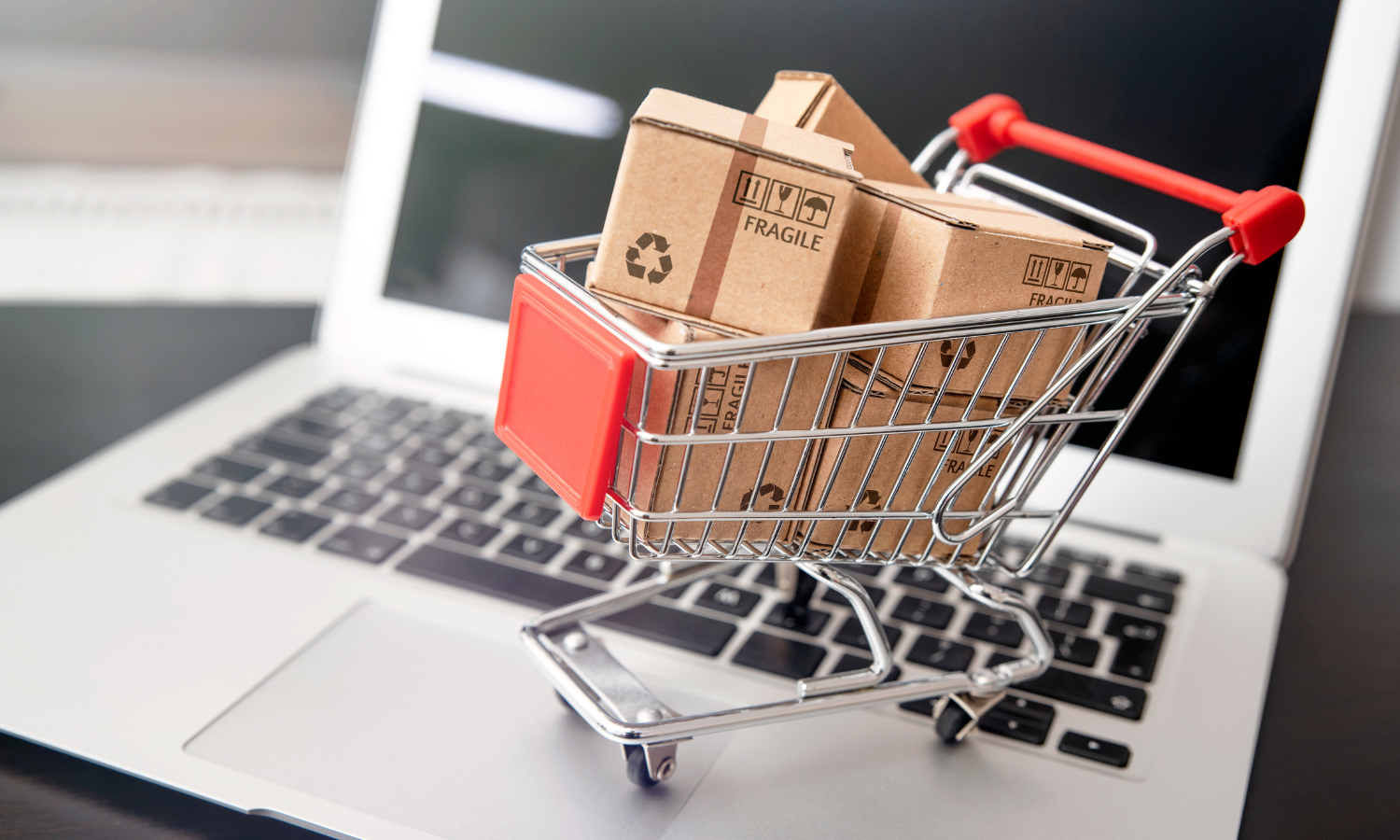 現地採用（海外） Webマーケター・広告 プランナー（マーケティング） EC運営 オフィス求人イメージ