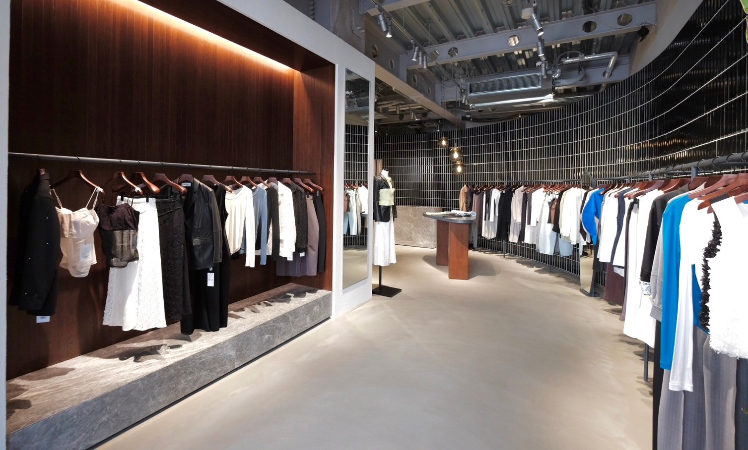 株式会社TOKYO BASE ｜アパレル販売職の正社員 販売 店舗の求人情報イメージ4