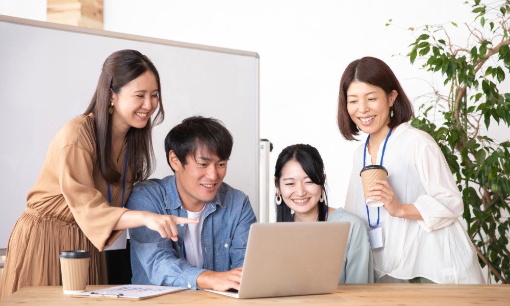 正社員 キッチン 予約管理 オフィス求人イメージ