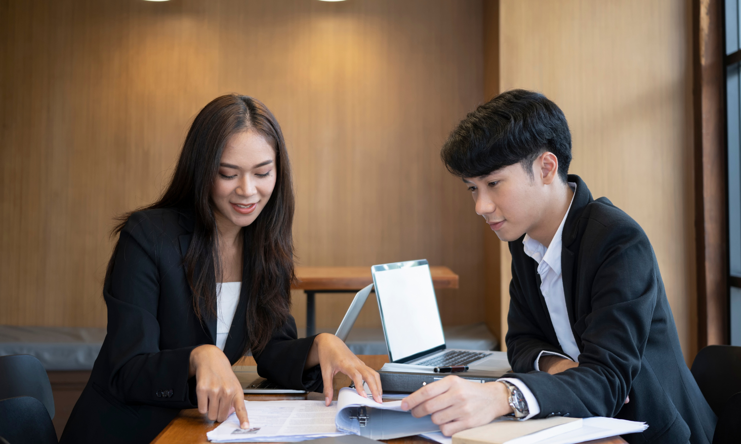 派遣社員 人事 オフィス求人イメージ