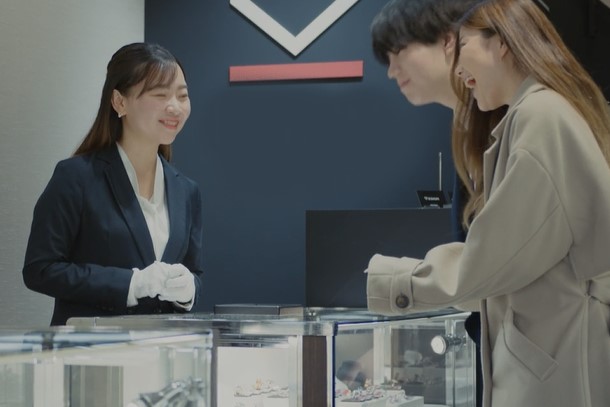 正社員 接客 営業 店舗の求人情報イメージ2