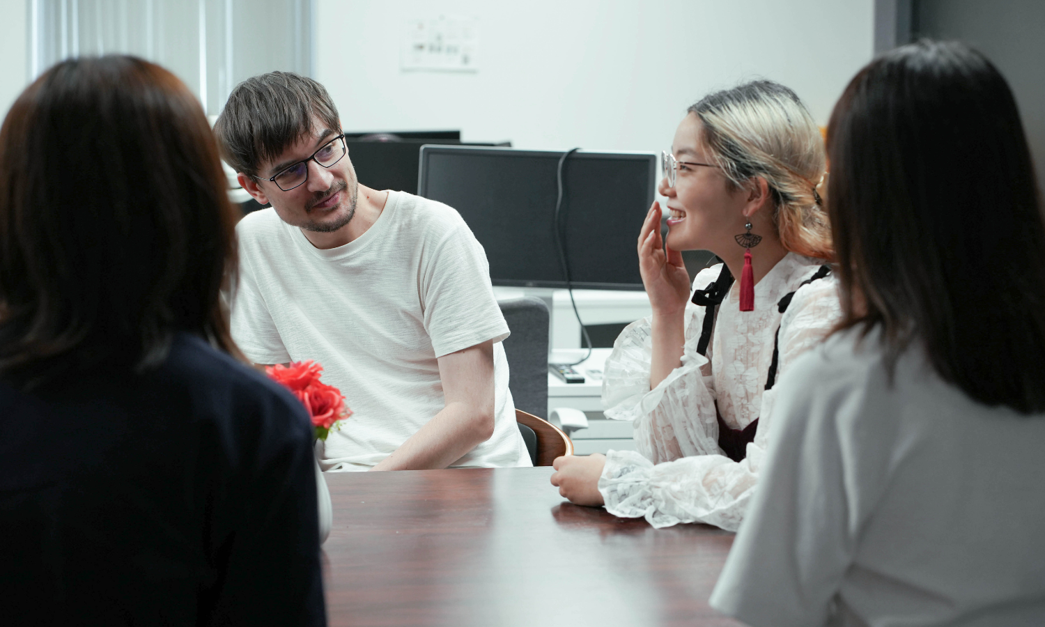 正社員 法人営業 営業企画 オフィス求人イメージ