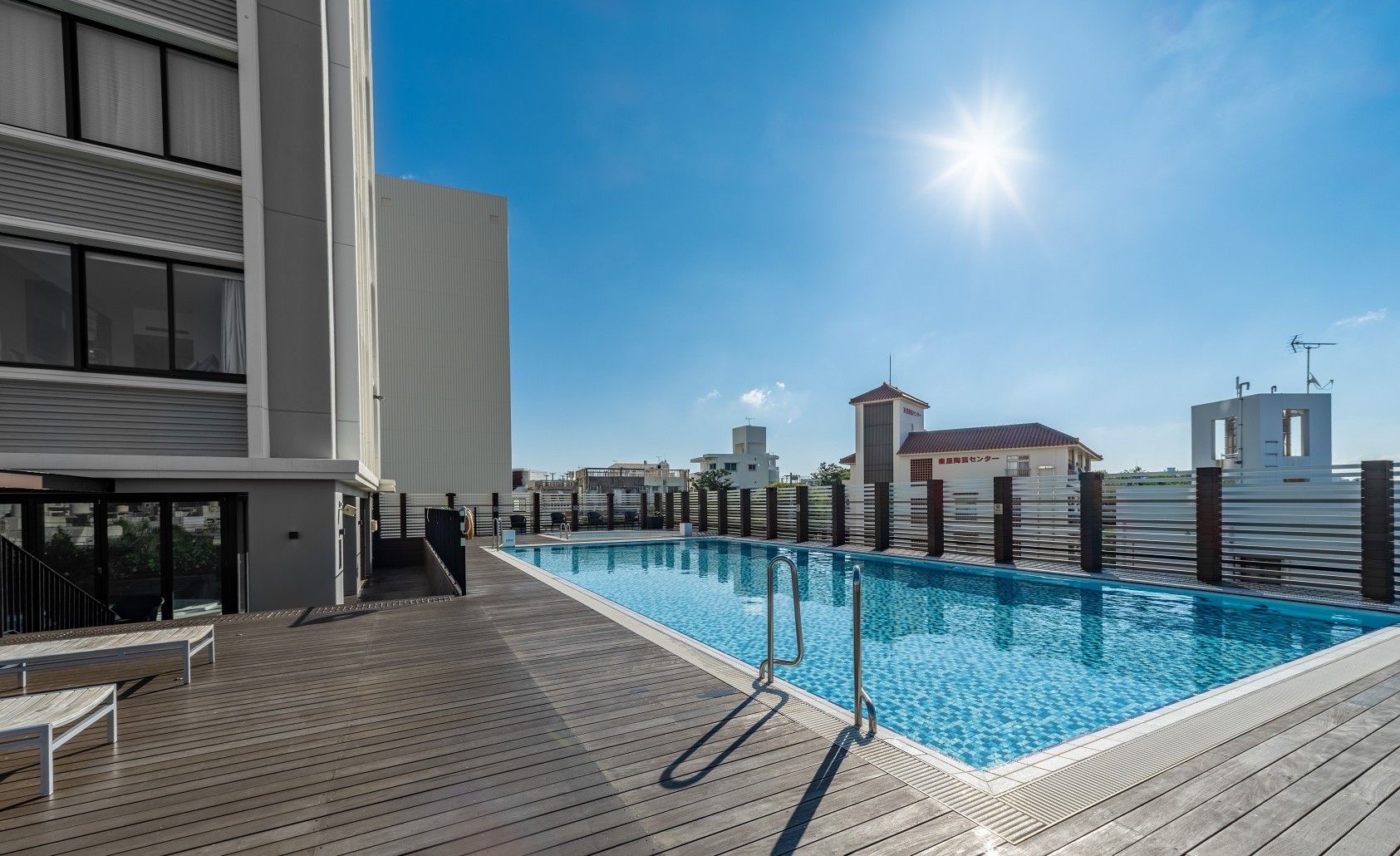 株式会社ケン・ホテルマネジメント那覇 ｜ハイアット リージェンシー 那覇 沖縄の正社員 フロント・コンシュルジュ レストラン（ホテル） その他（ホテル関連） 宿泊の求人情報イメージ5