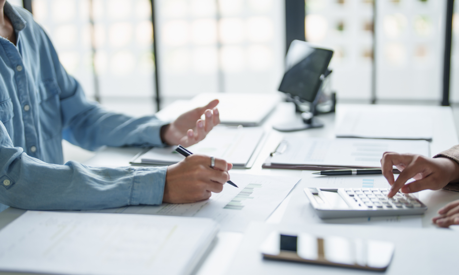 正社員 総務・経理 オフィス求人イメージ