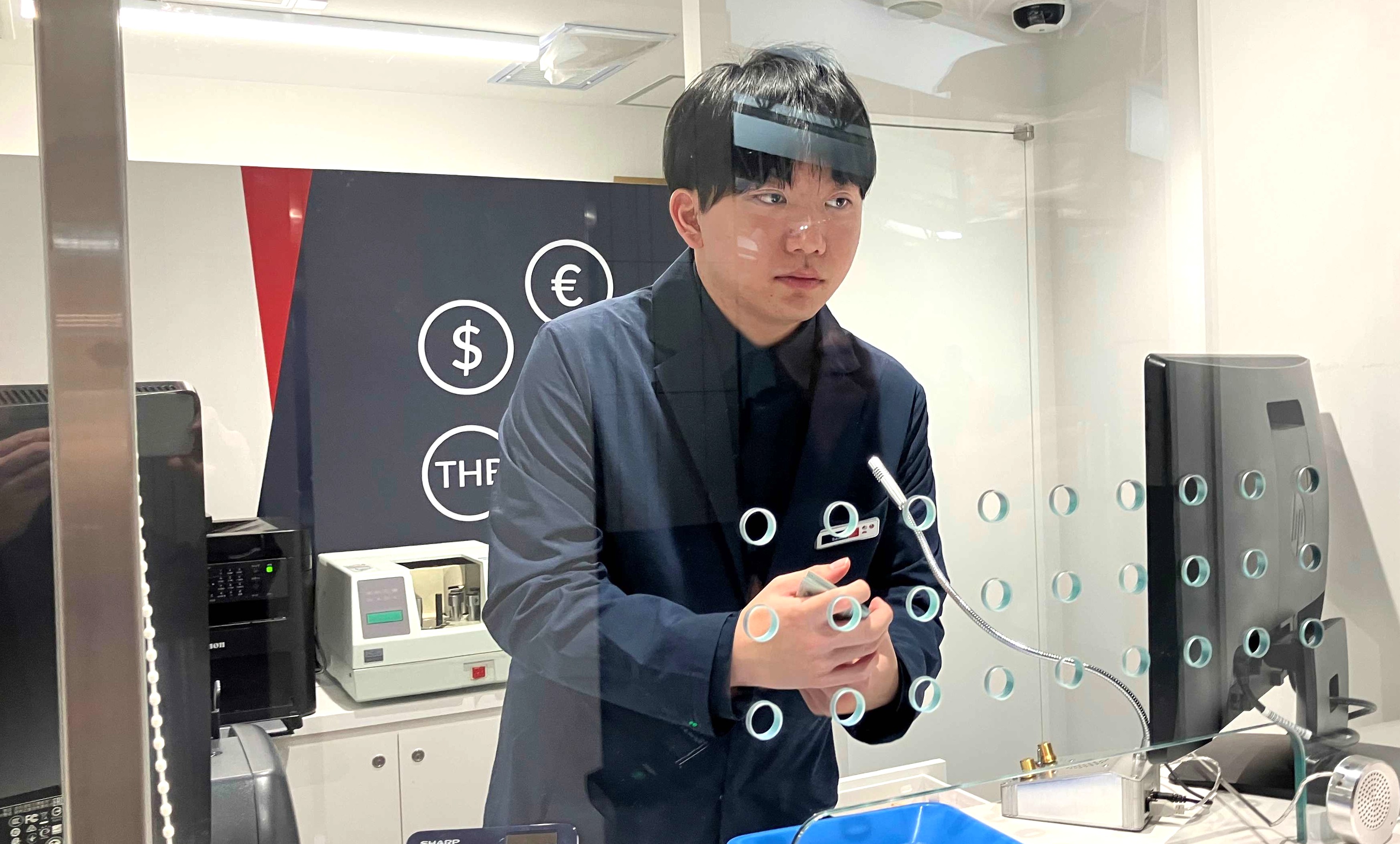 トラベレックスジャパン株式会社 ｜外貨両替スタッフ（中途採用）の正社員 インフォメーション・受付 その他（空港・観光関係） 販売 カスタマーサポート 一般事務・営業事務 受付事務 店舗の求人情報イメージ3