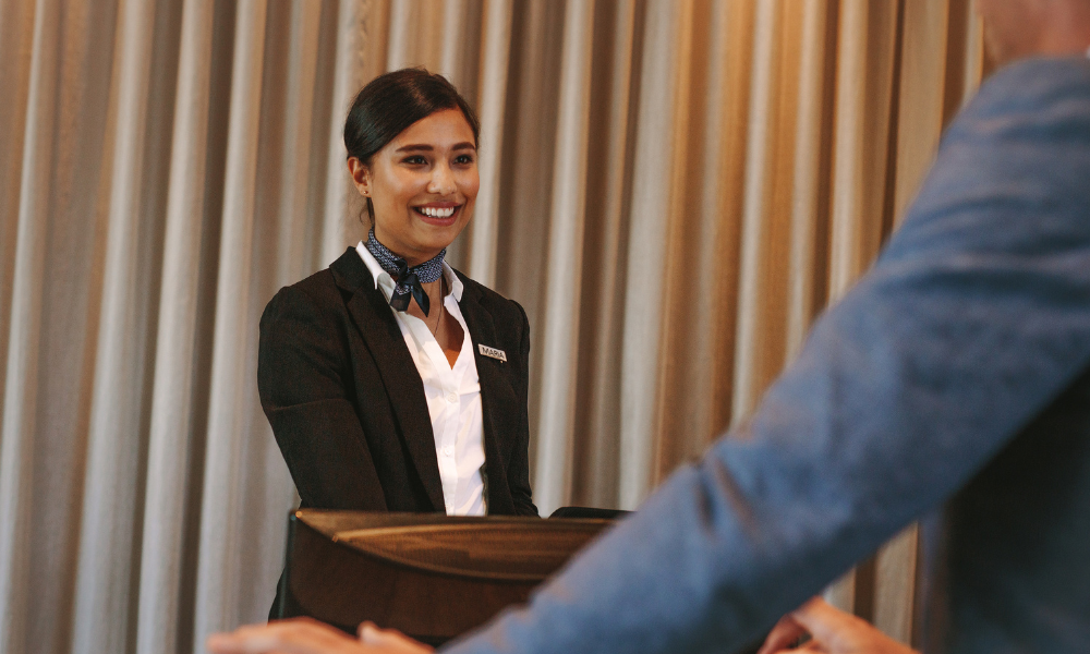 正社員 インフォメーション・受付 フロント・コンシュルジュ 予約管理 その他（ホテル関連） 宿泊求人イメージ